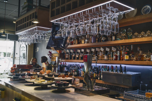 Vino Barrio Salamanca Madrid, Floren Domezain