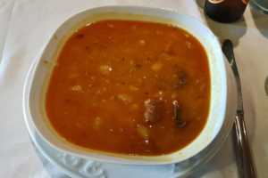 Trekking, vino y otoño en Potes, Restaurante El Bodegón