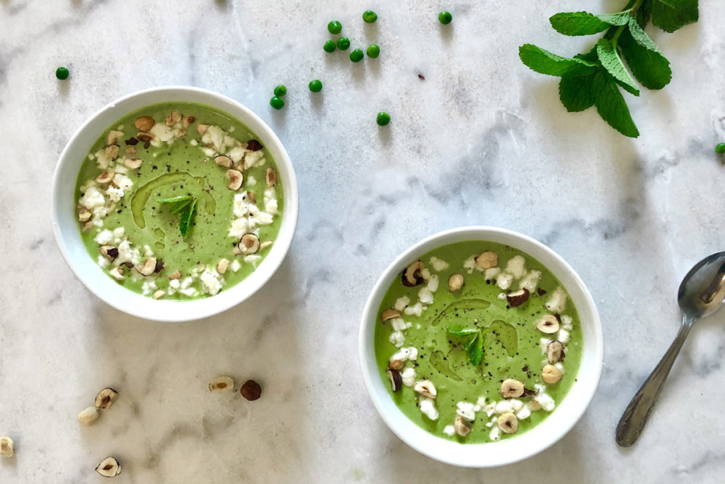 Cremas de primavera y vino, crema guisantes y menta